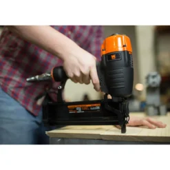 WEN 61764 16-Gauge Pneumatic Straight Finish Nailer with Carrying Case